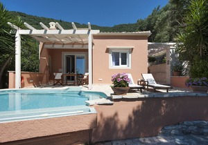 The Cottage, Kaminaki, Katavolos, Corfu. Short walk toKaminaki beach.