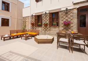 The Neighborhood- Maisonette 5
