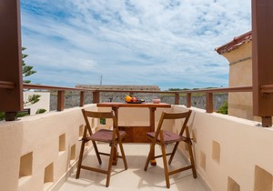 The Neighborhood- Maisonette 4
