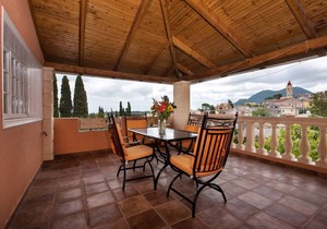 The Old Mansion Three Bedroom Apartment