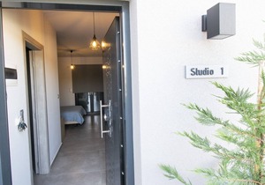 TheaSea Luxury Suites- Studio Suite 1
