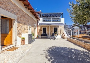 Thrapsano House at Iraklion Crete for up to 8 Persons