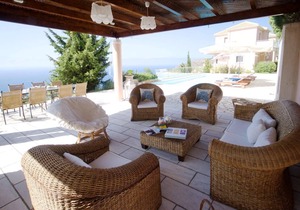 Top floor Luxury apartment for 4 with pool above Petani Beach Kefalonia
