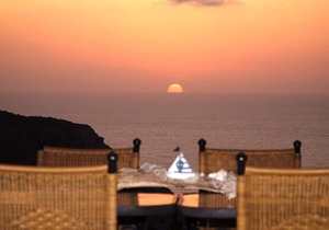 Top floor Luxury apartment for 4 with pool above Petani Beach Kefalonia