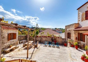 Traditional Home Vereniki With Heated Pool - BY APOKORONAS VILLAS