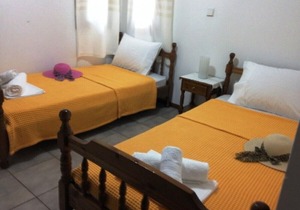 Traditional Villa with Wifi and Air Conditioning at only 150m from the Beach !