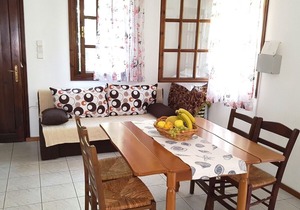 Traditional Villa with Wifi and Air Conditioning at only 150m from the Beach !