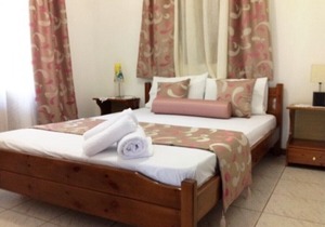 Traditional Villa with Wifi and Air Conditioning at only 150m from the Beach !