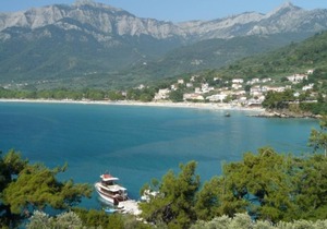 Traditional Villa with Wifi and Air Conditioning at only 150m from the Beach !
