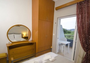 Traditional Villa with Apartements in Olive Grove
