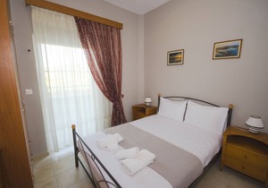 Traditional Villa with Apartements in Olive Grove