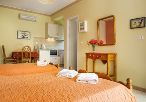 Tzivras Studio Apartment