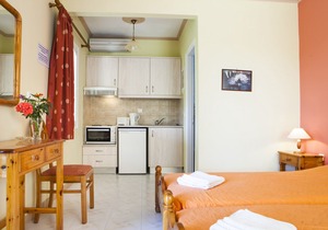 Tzivras Studio Apartment