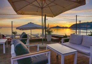 Vistonia Ferienwohnung 4 - direkt am Strand mit Meerblick