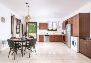 Villa ∙ 2 bedrooms ∙ 4 guests