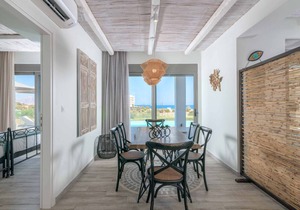 Villa ∙ 6 bedrooms ∙ 6 guests