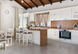 Villa Alonaki Bay
