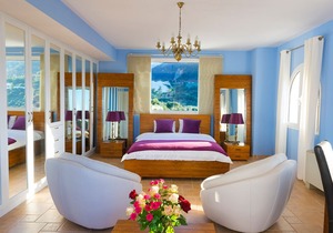 Villa Aphrodite 5-bed villa with heated pool and exotic garden