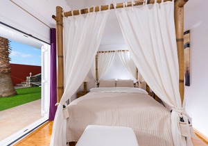 Villa Aphrodite 5-bed villa with heated pool and exotic garden