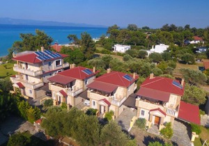 Villa Argo 1 - Beachfront, Big gardens, Location!
