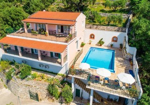 Villa Armandos: Large Private Pool, Walk to Beach, Sea Views, A/C, WiFi