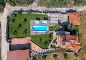 Villa David 5 bedroom villa with a heated pool