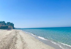 Villa Fourka 2 on the beach