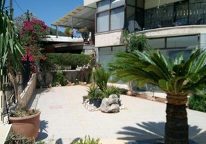 VILLA GEORGE