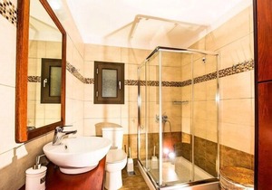 Villa Kera, Kera