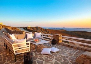 Villa of Cycladic Design, Private Pool, Stunning Views to the Sea & Sunsets near Choulakia Beach