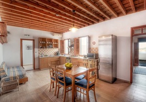 Villa Thalassa 1 | 2 Bedrooms with En-suite | Traditional Lindian Bed |.