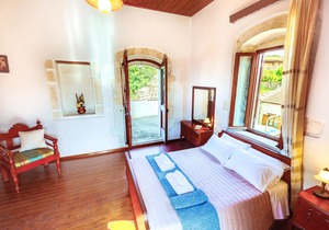 Villa Vereniki with Heated Pool