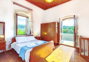 Villa Vereniki with Heated Pool