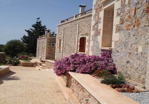 VIOLA SUITES,VILLA 4 with shared pool