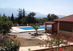 VIOLA SUITES,VILLA 4 with shared pool