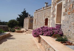 VIOLA SUITES,VILLA 6 with shared pool