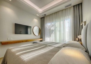 Vistonia Apartment 1 - right on the beach with sea views