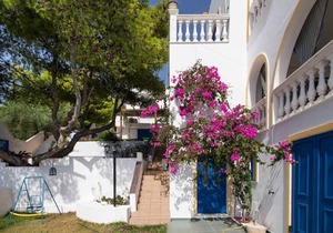 Wavedance Accommodation (Aris)