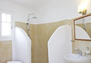 Yakinthos Residence