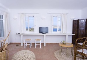 Yakinthos Residence