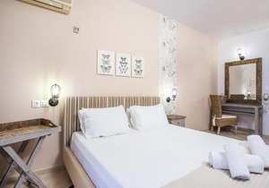 Yianna Studios