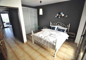 Zennova #80 Kastra Apartment