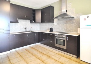 Zennova #80 Kastra Apartment
