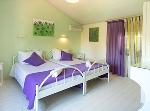 Village Maisonette Roda | Magoulades