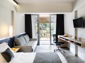 Blue Dolphin Hotel | Ormilia