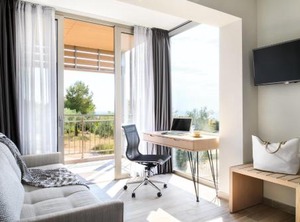 Blue Dolphin Hotel | Ormilia