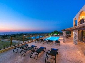 Butterfly Villa | Theologos