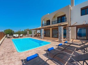 Butterfly Villa | Theologos