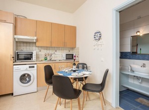 Flora Maisonettes | Lakka