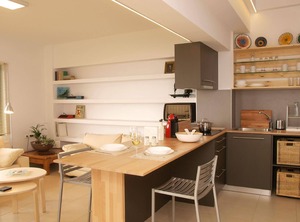 Holiday Stalos Persons | Pitharion